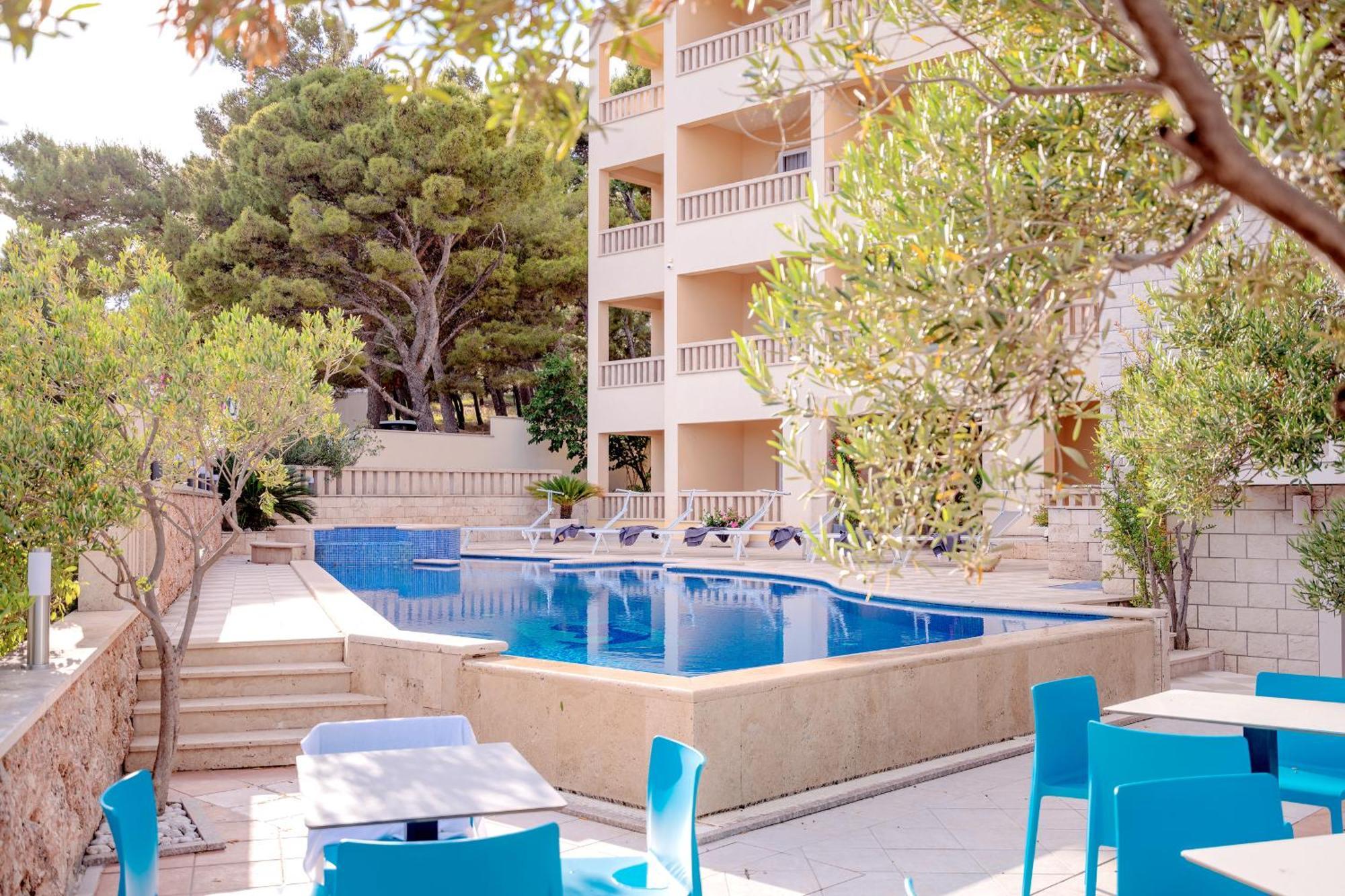 Aparthotel Sol Bol